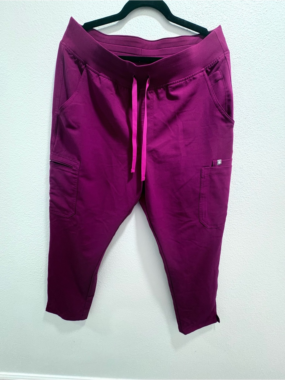 FIGS High-Waisted Yola Scrub Pants Women’s PETITE XL - DEEP CRANBERRY